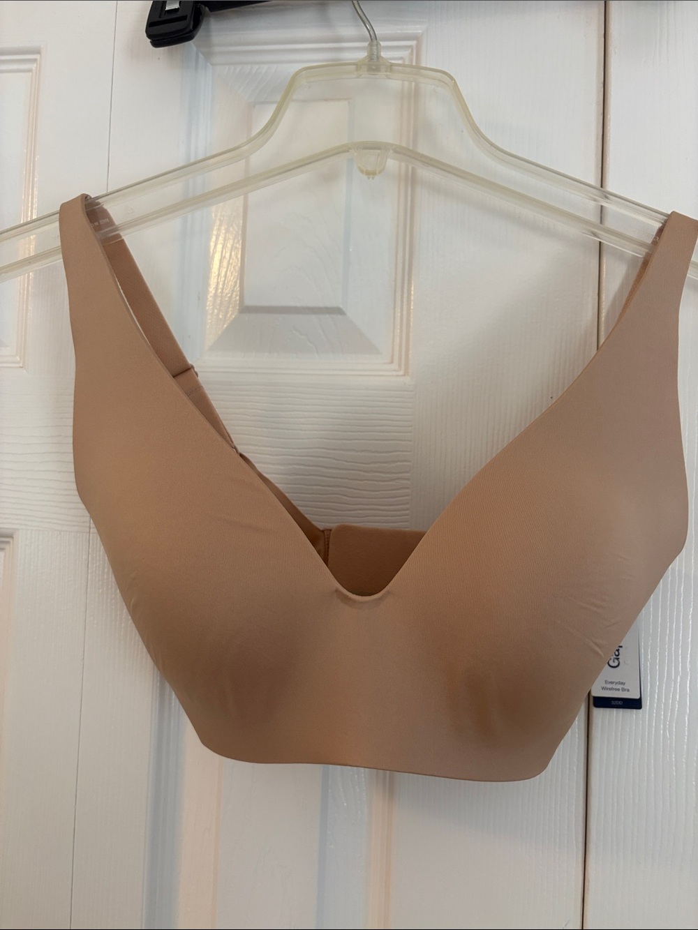 634 GapBody Seamless Nude V-Neck Wireless Bra - Smooth Support